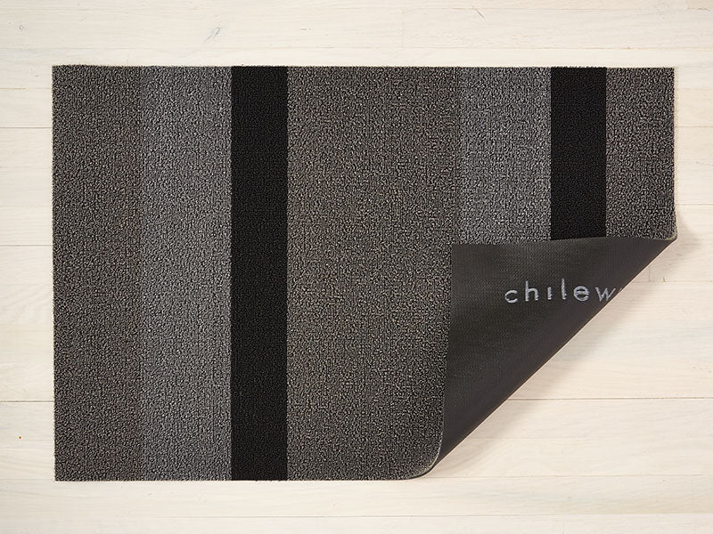 Chilewich Shag Mat Bold Stripe in Silver/Black