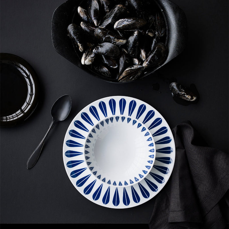 Lotus I Plate Deep 18cm White porcelain with dark blue pattern