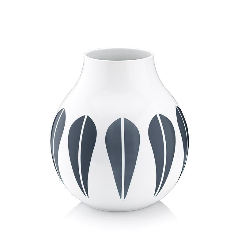 Lotus I 14.5cm Vase White porcelain vase with dark blue lotus pattern