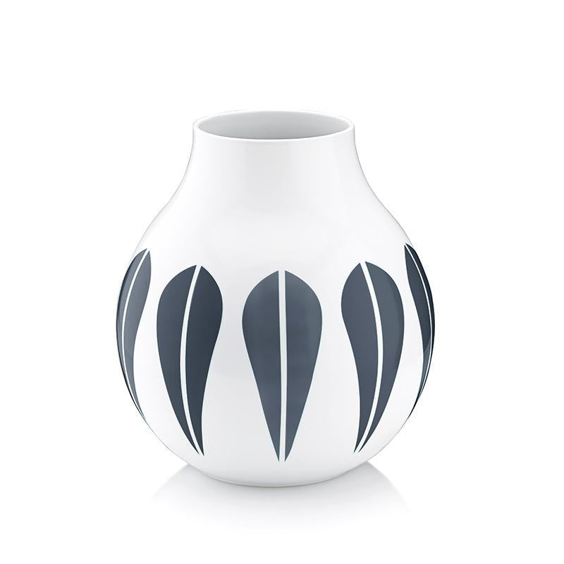 Lotus I Vase 10.5cm  White porcelain vase with dark blue lotus pattern