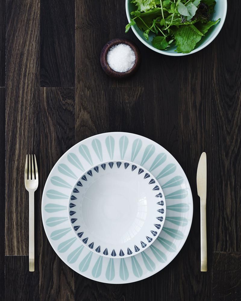 Lotus I Plate Salad 21cm / 8.3"  White with Dark blue lotus pattern