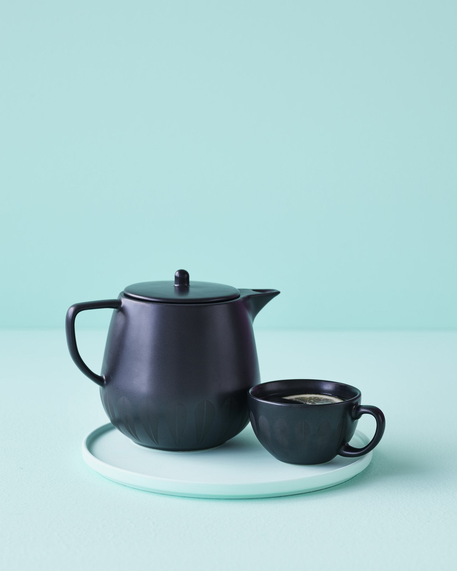 LOTUS I TEACUP black on black