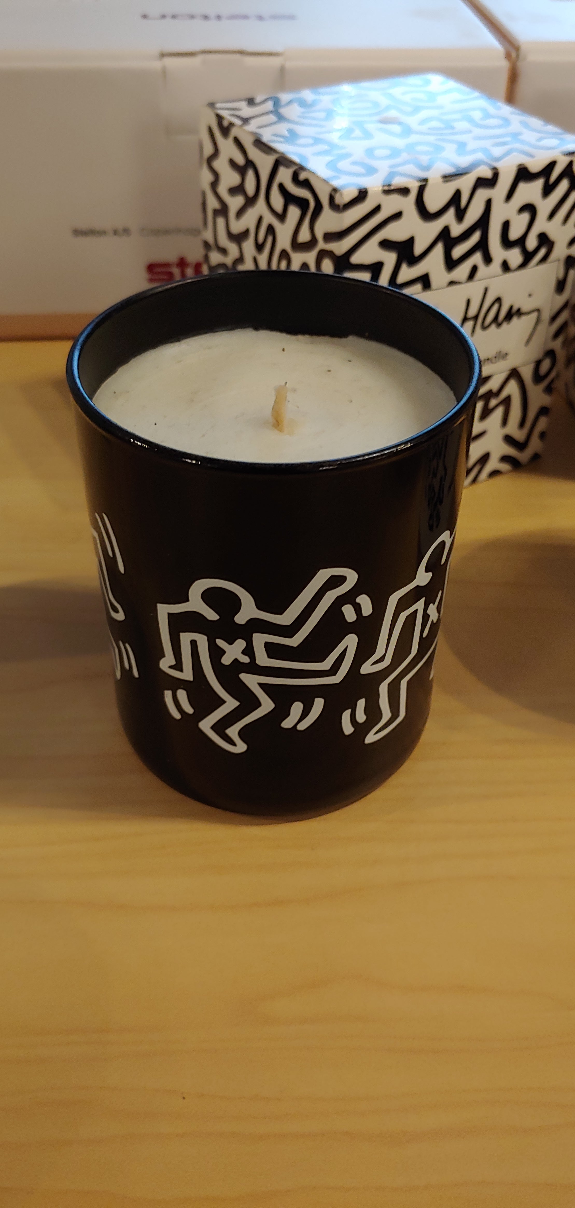Keith Haring Black and White scented candle