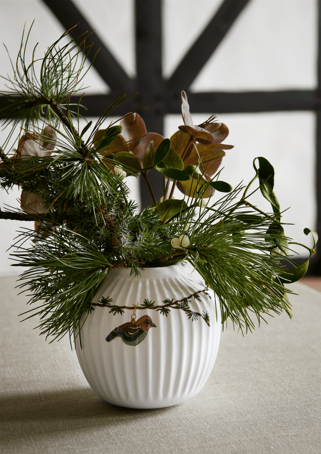 Hammershøi Christmas Vase white w. deco H: 5.1" W: 5.3" Ø: 5.3"