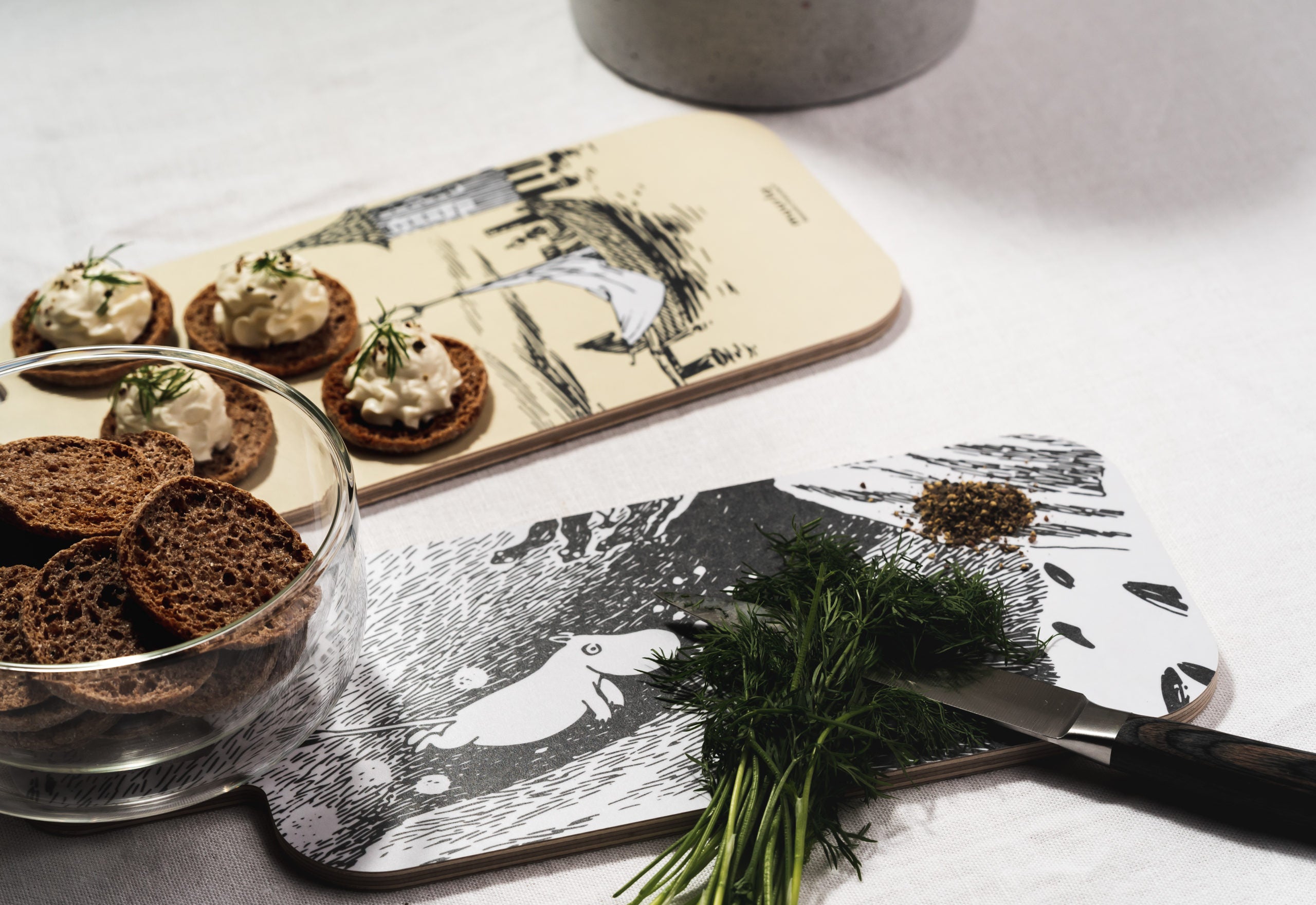 Moomin Cutting & Serving Board Adventures on the Water 13x33cm