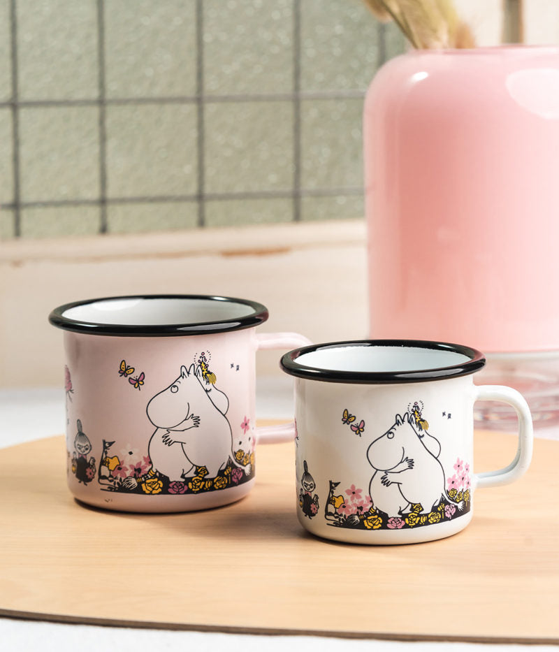 Moomin enamel mug 2,5dl Hug
