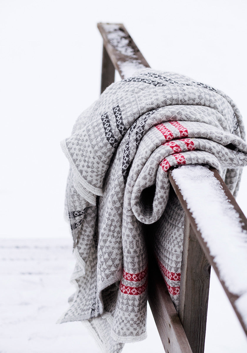 AINO wool blanket (3/grey-red , 130 x 170 cm + fringes) *