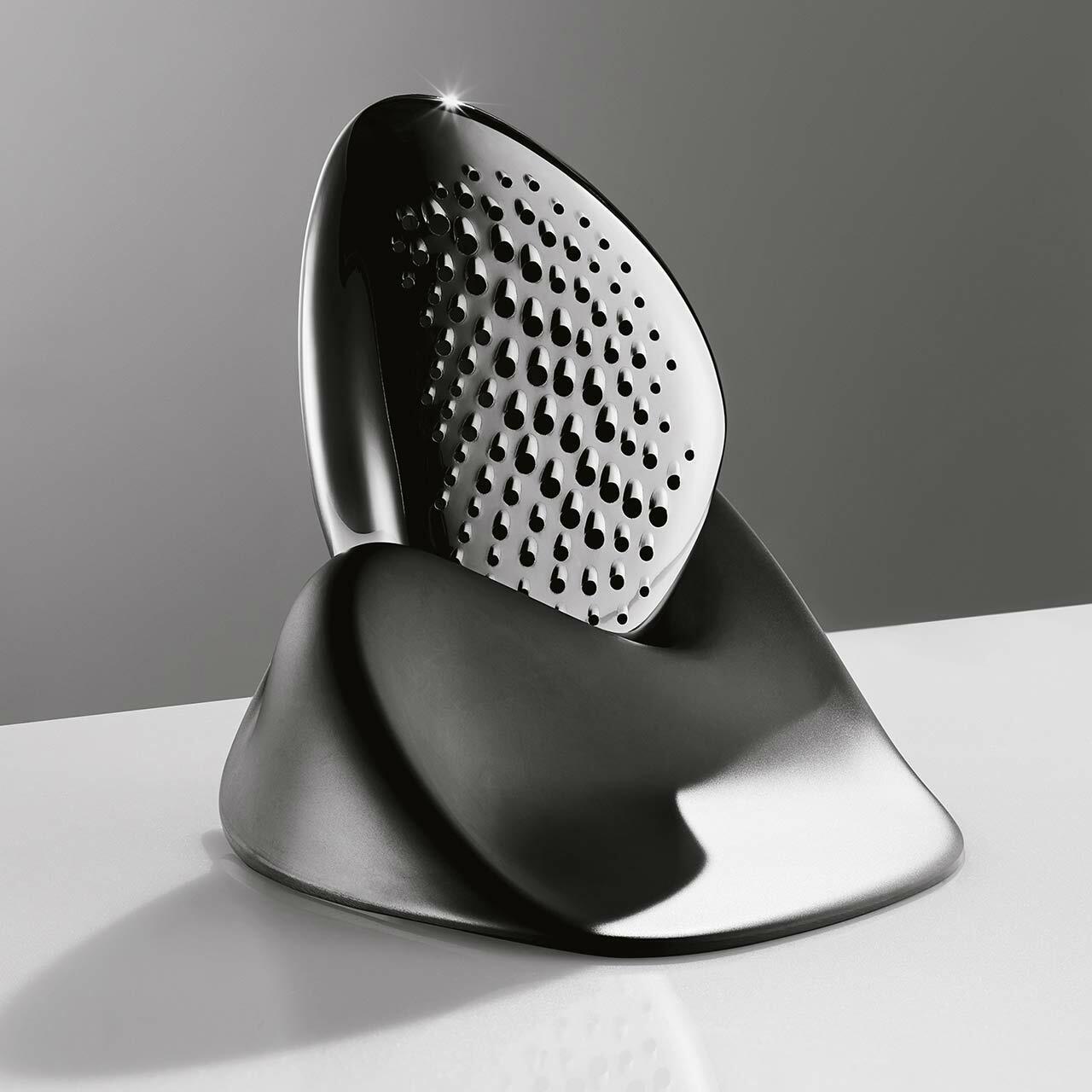 ZH03 Forma Cheese grater in 18/10 stainless steel with base in melamine.