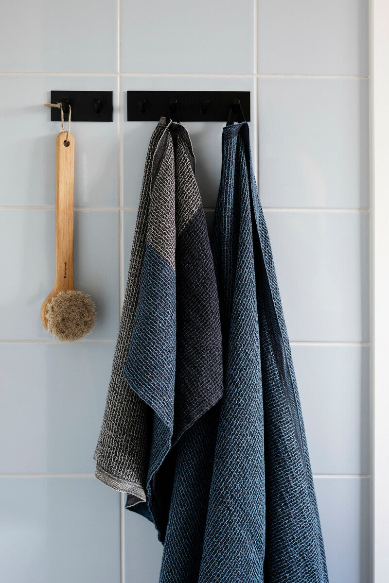 TERVA towel 65x130 cm black-multi- rainy blue*