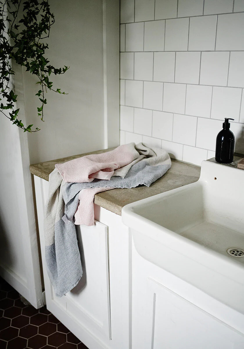 TERVA towel 65x130 cm black-linen