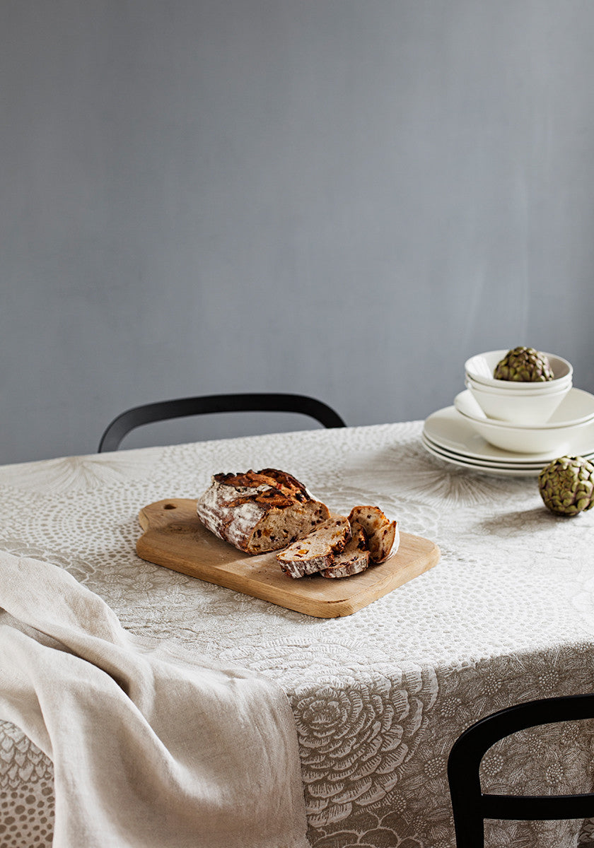 RUUT blanket/tablecloth (white-black, 140 x 240 cm + fringes)