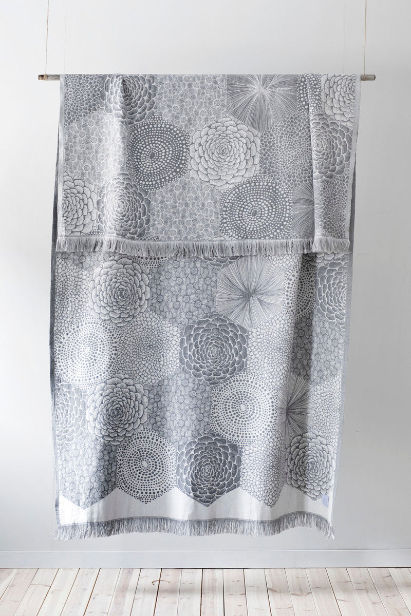 RUUT blanket/tablecloth (white-black, 140 x 240 cm + fringes)
