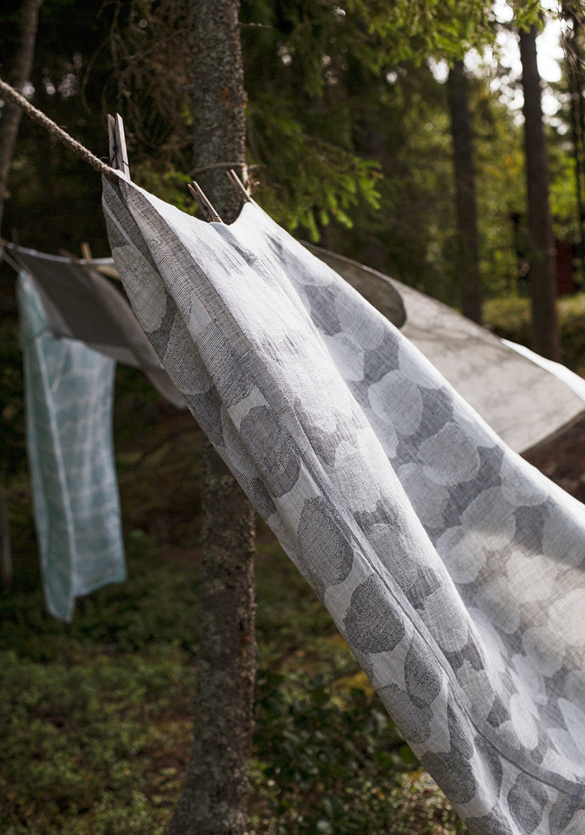 SADE towel (white-olive, 95 x 180 cm)