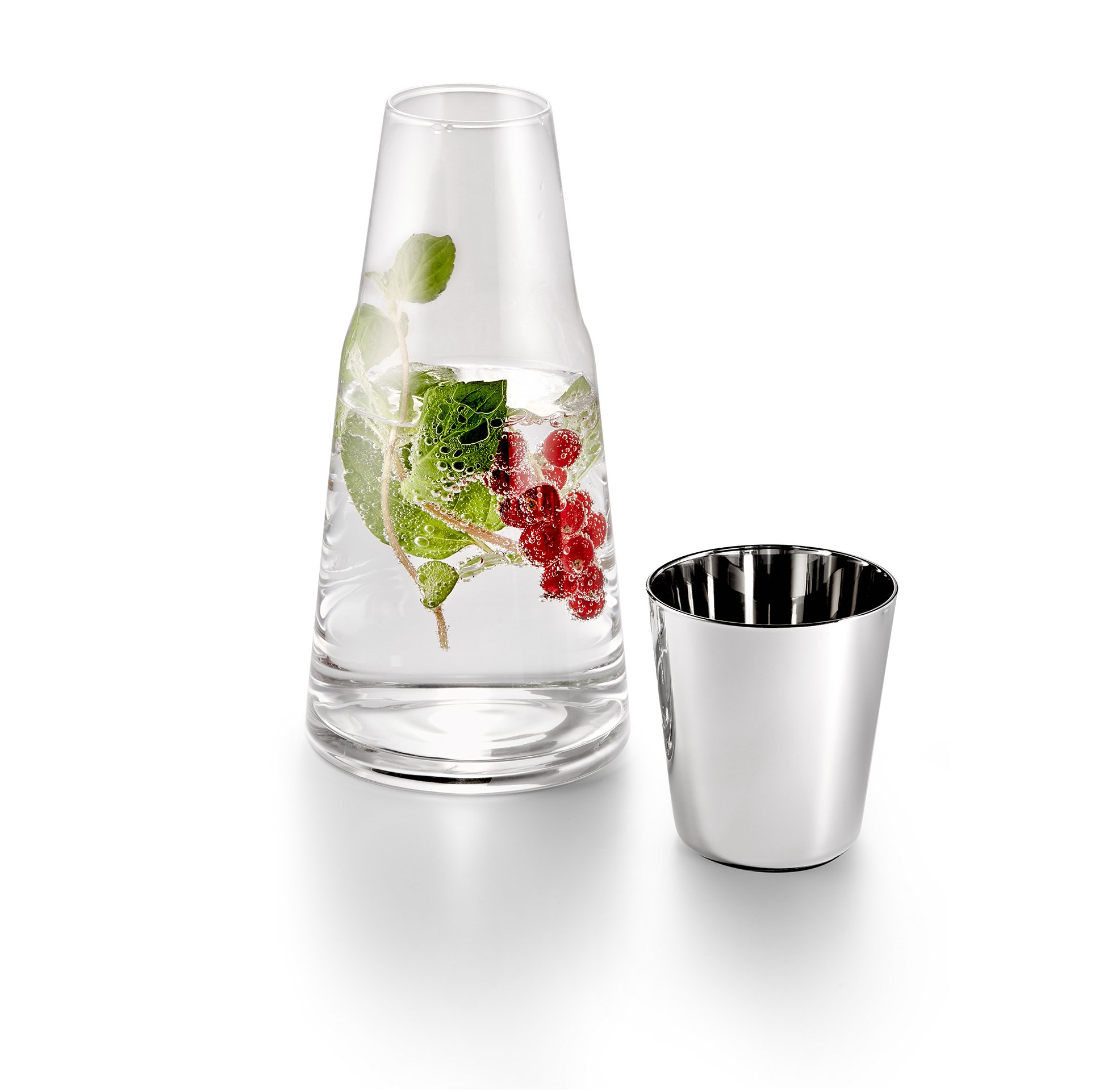 H2O pitcher with drinking glass