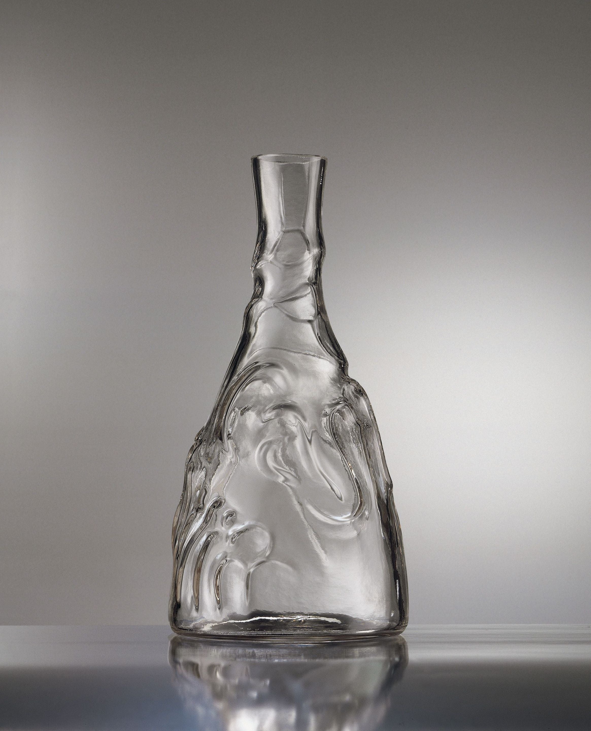 bottle casa de familia by Josep Maria Jujol